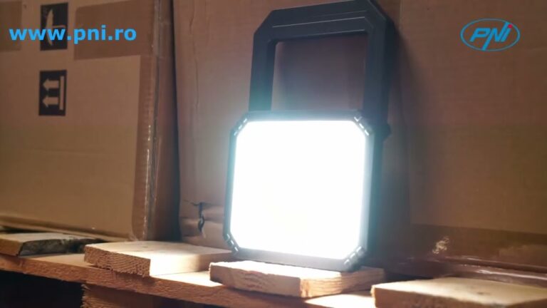 Lampă LED de Lucru PNI LW10, 10W, 700 lm, Reîncărcabilă, 2 x Acumulator 18650, IP54, 6500K