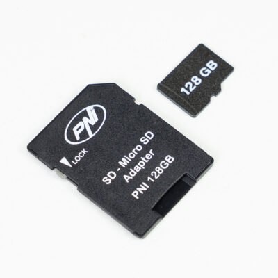 Card microSD PNI 128GB alături de adaptorul SD inclus