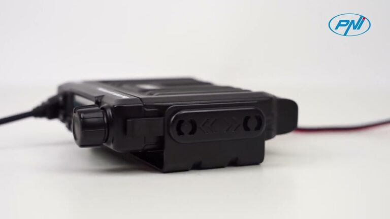 Stație Radio CB PNI Escort HP 6500 PRO, Multistandard, 4W, 12V, VOX, NRC, ASQ, RF Gain, Montaj 1DIN
